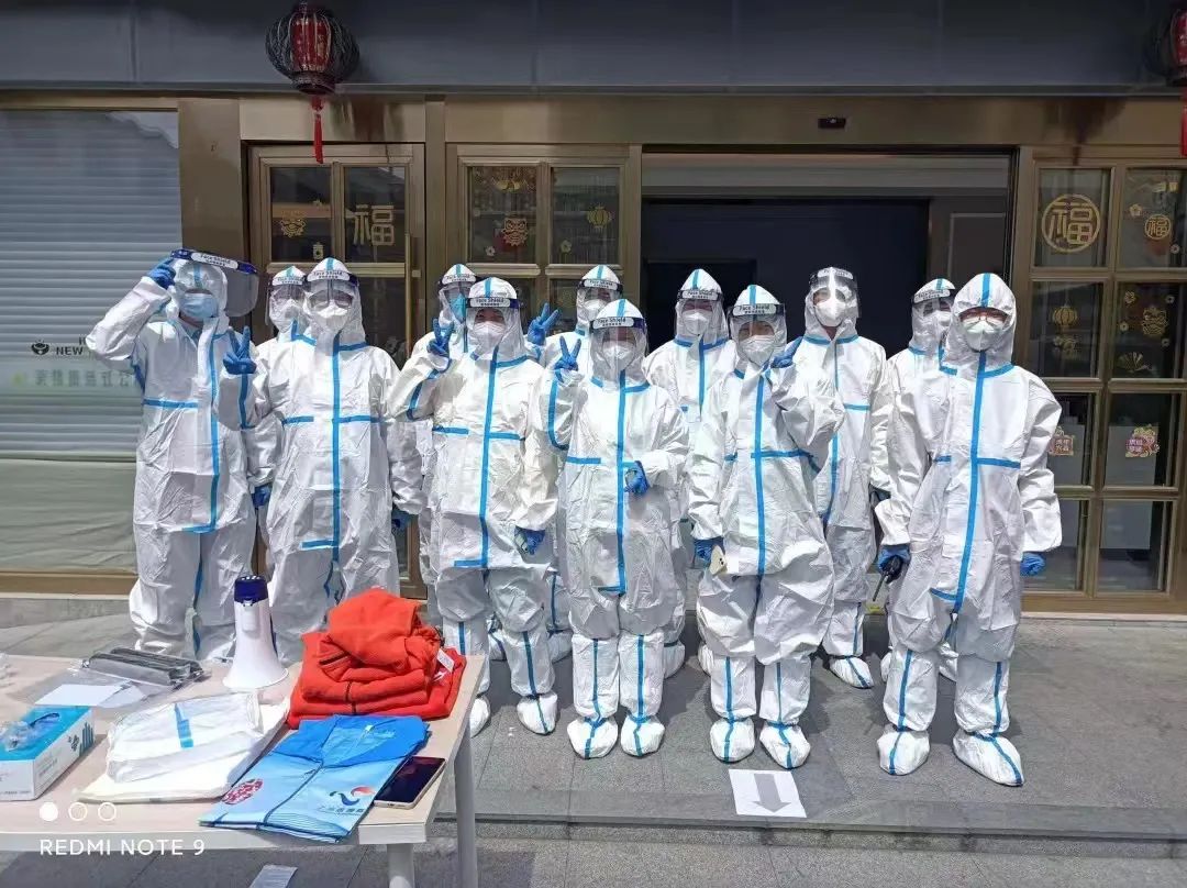 戰疫有嘉 守滬有我(wǒ)(wǒ)|付臨門：用志(zhì)願微光 點亮城市煙火(huǒ)